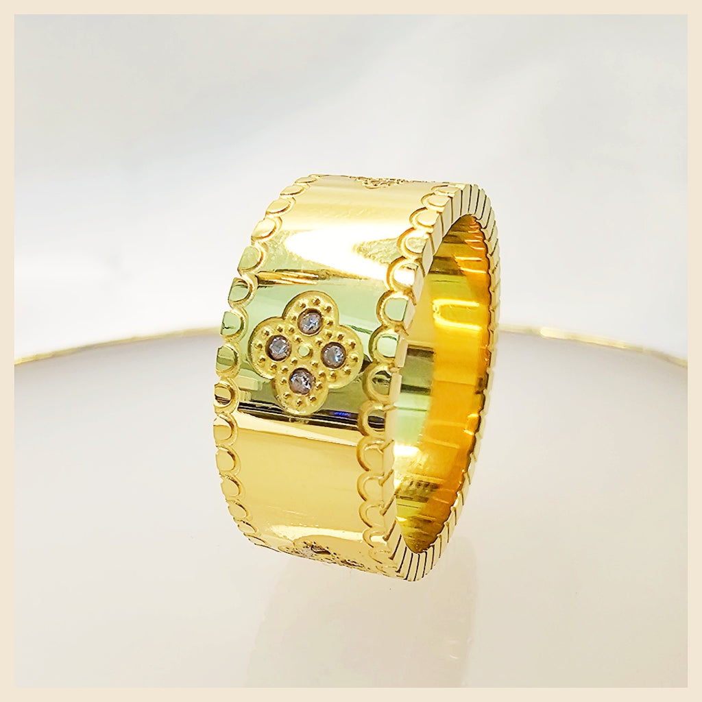 Laya Embossed Zircon Ring