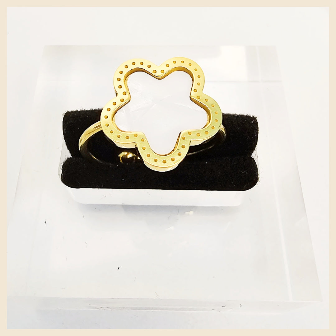 Kiki Clover Ring