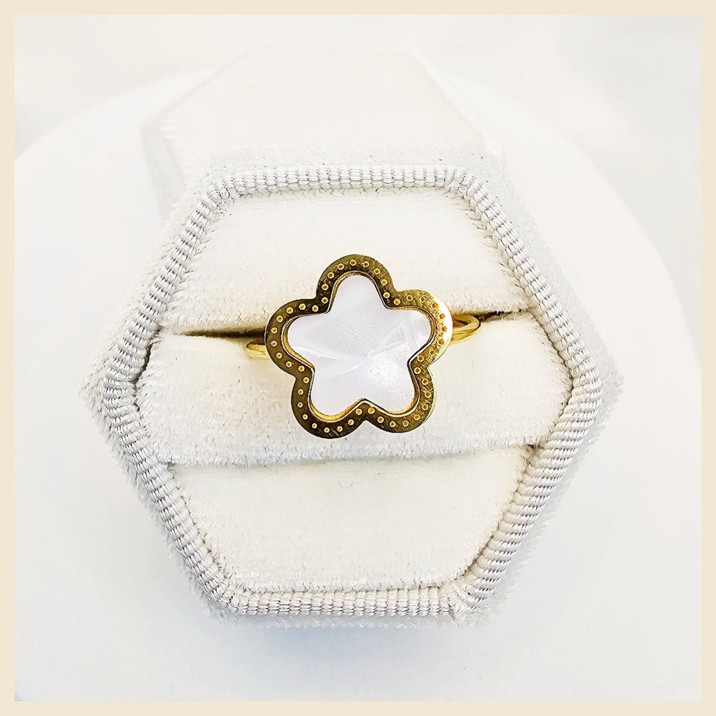 Kiki Clover Ring