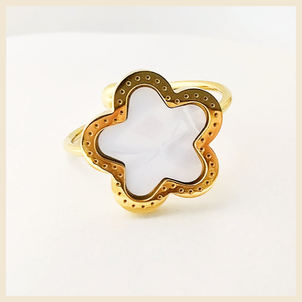 Kiki Clover Ring