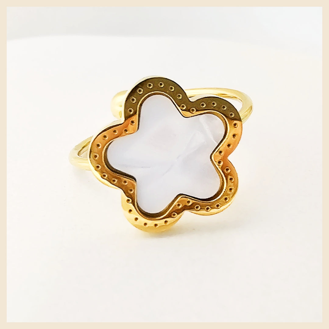 Kiki Clover Ring