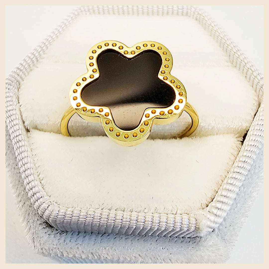 Kiki Clover Ring