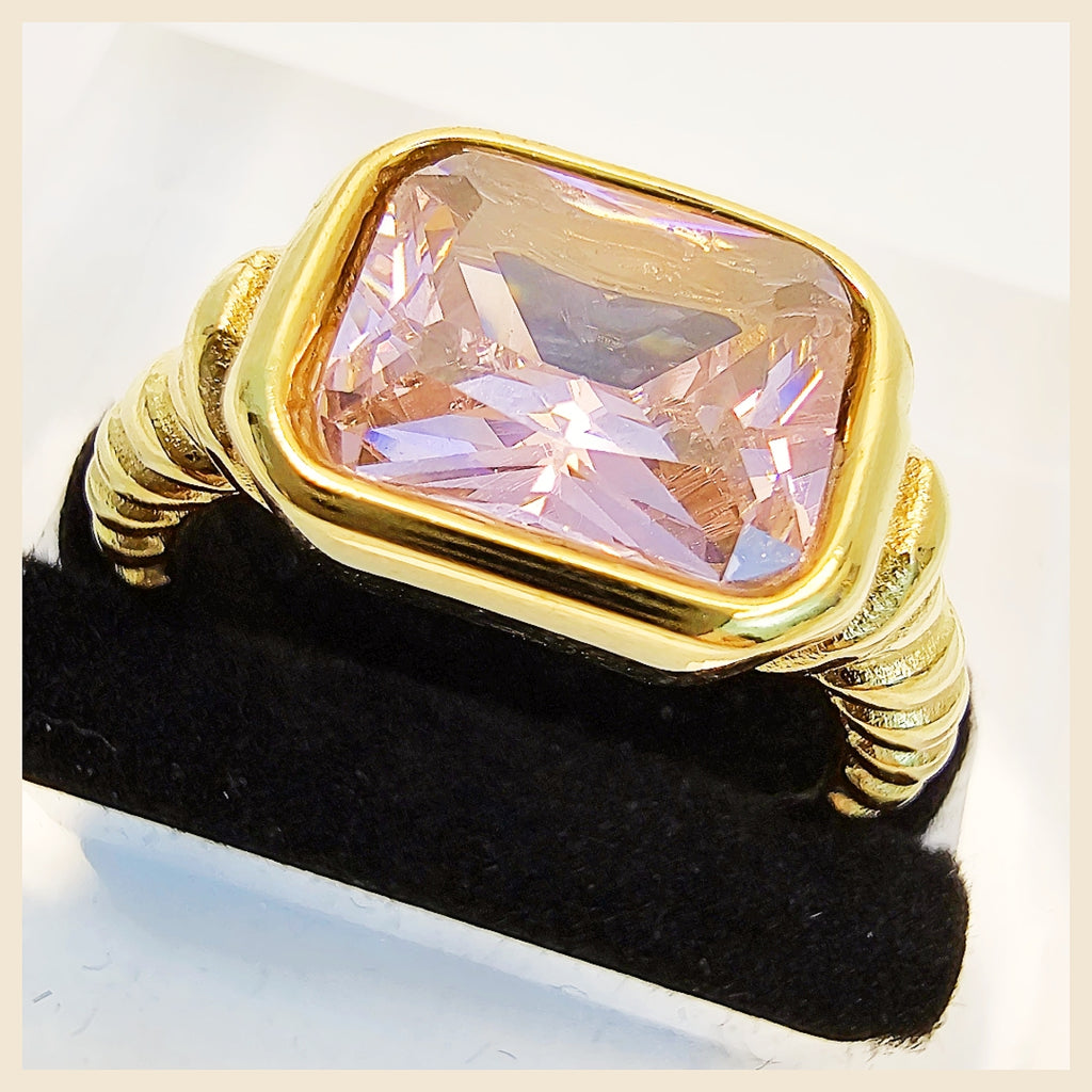 Lili Pink Square Ring