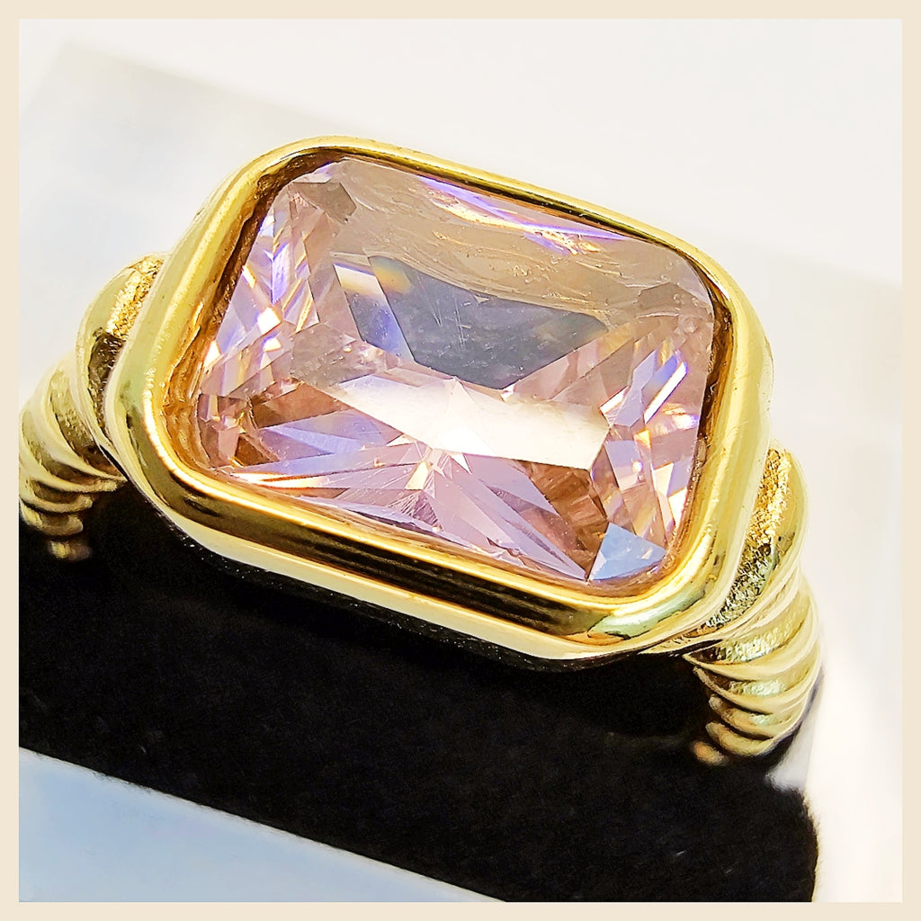 Lili Pink Square Ring