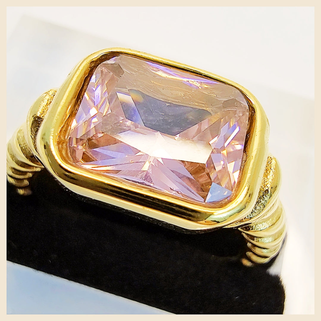 Lili Pink Square Ring