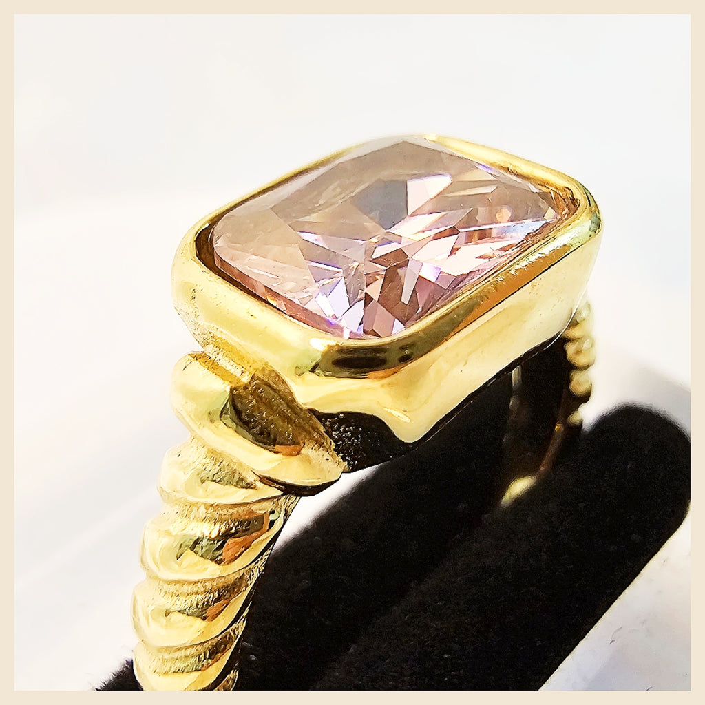 Lili Pink Square Ring