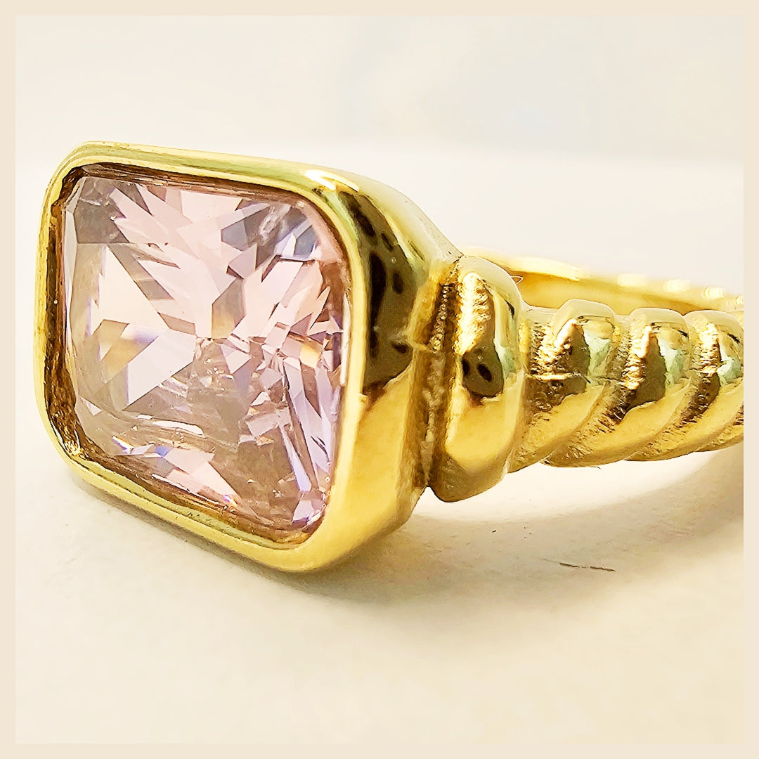 Lili Pink Square Ring