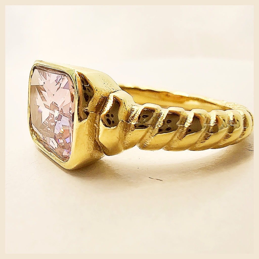 Lili Pink Square Ring
