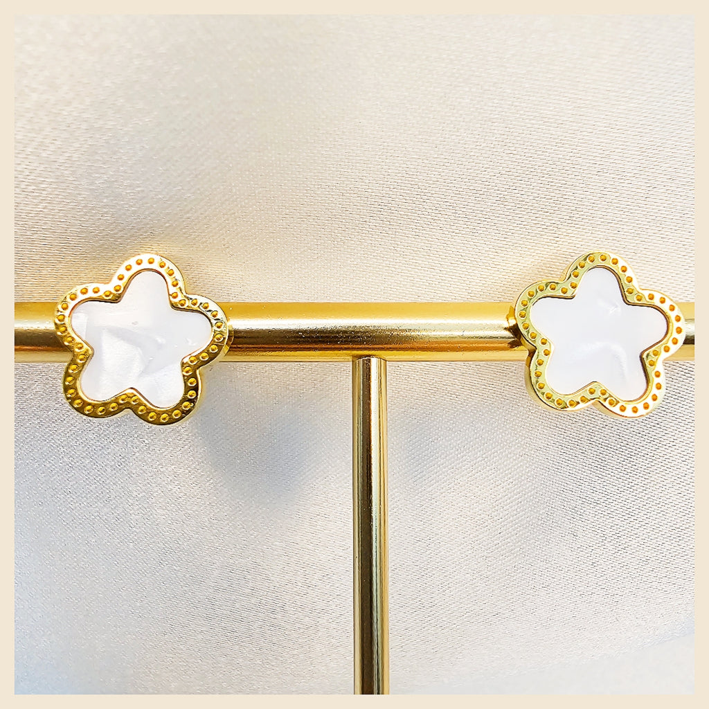 Lora Flower Clover Earings