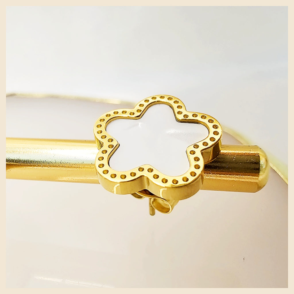 Lora Flower Clover Earings