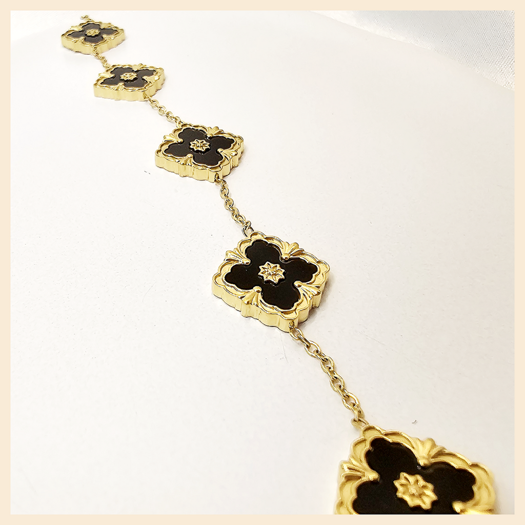 Lusi Black Clover Bracelet