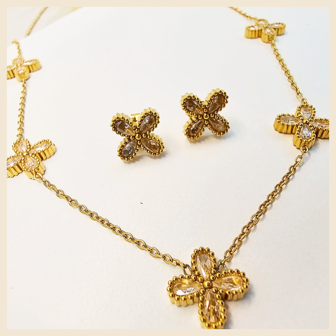Kesa Clover Flower Necklace & Earring Set