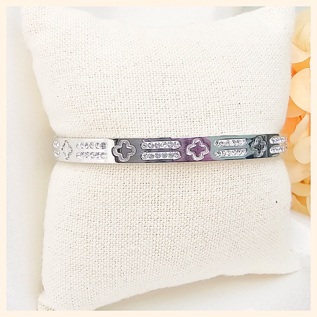 Kari Embossed Clover Bangles