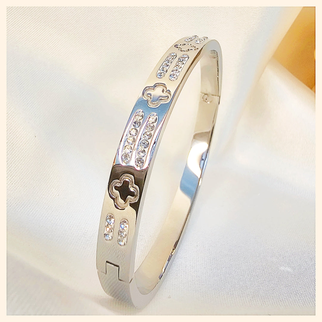 Kari Embossed Clover Bangles