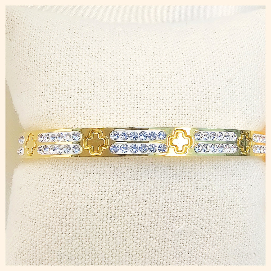 Kari Embossed Clover Bangles