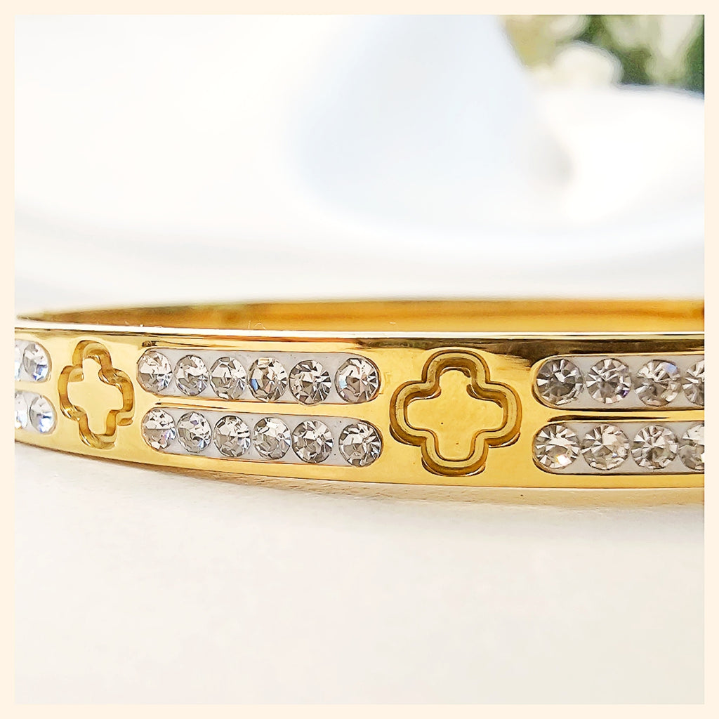 Kari Embossed Clover Bangles