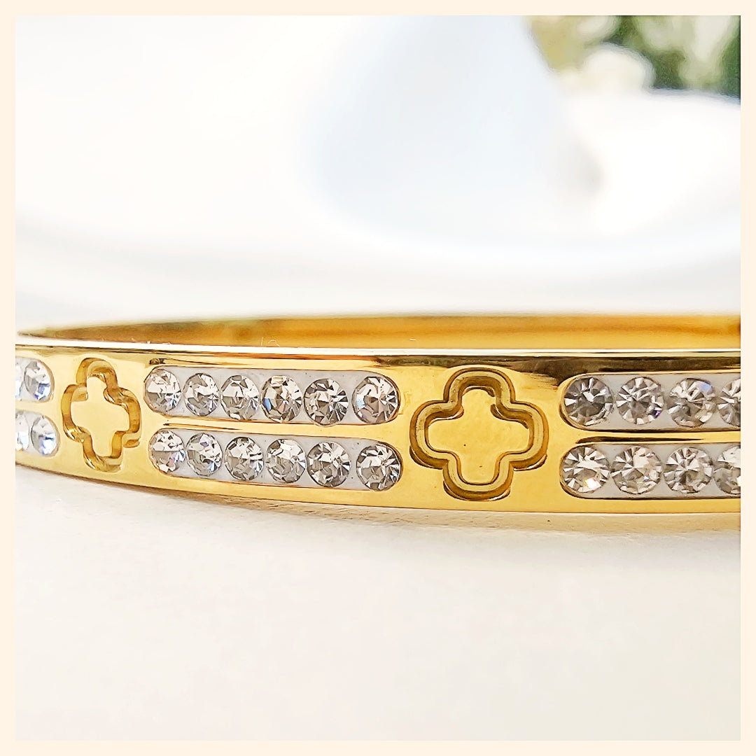 Kari Embossed Clover Bangles