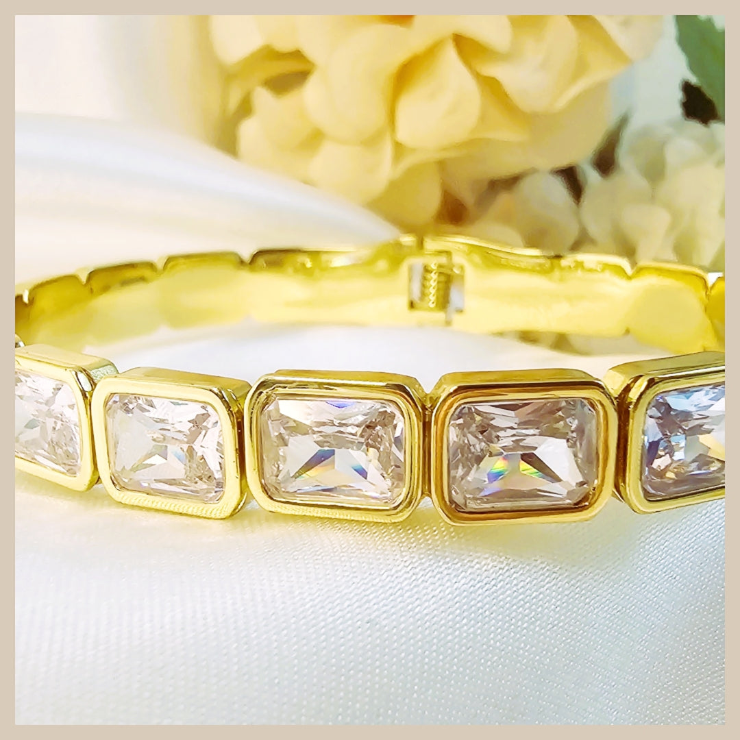 Elen Vintage Zircon Bangle