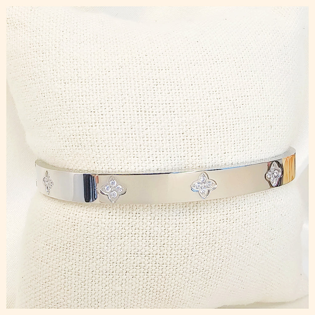 Judy Clover Zircon Bangle