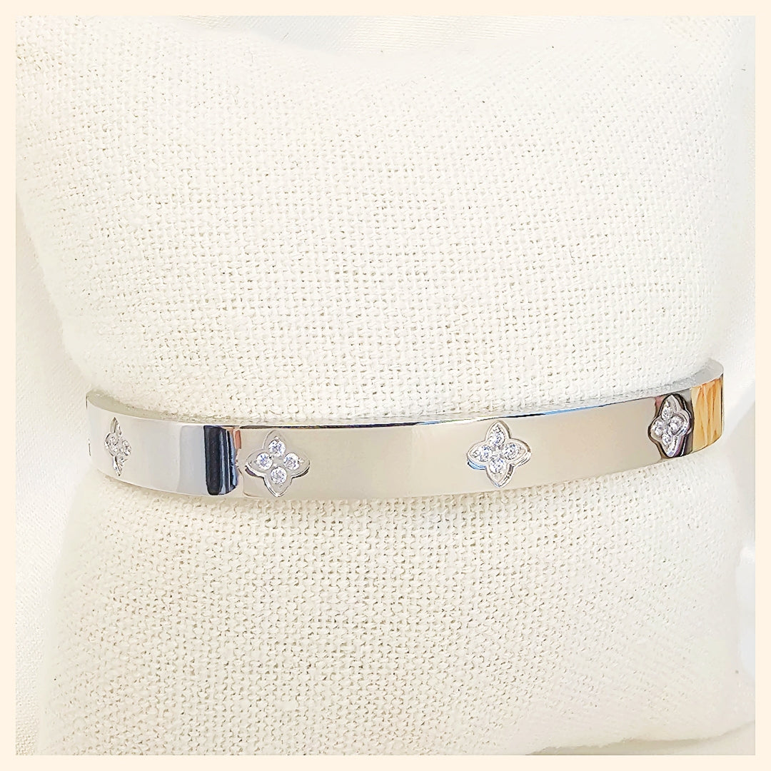 Judy Clover Zircon Bangle