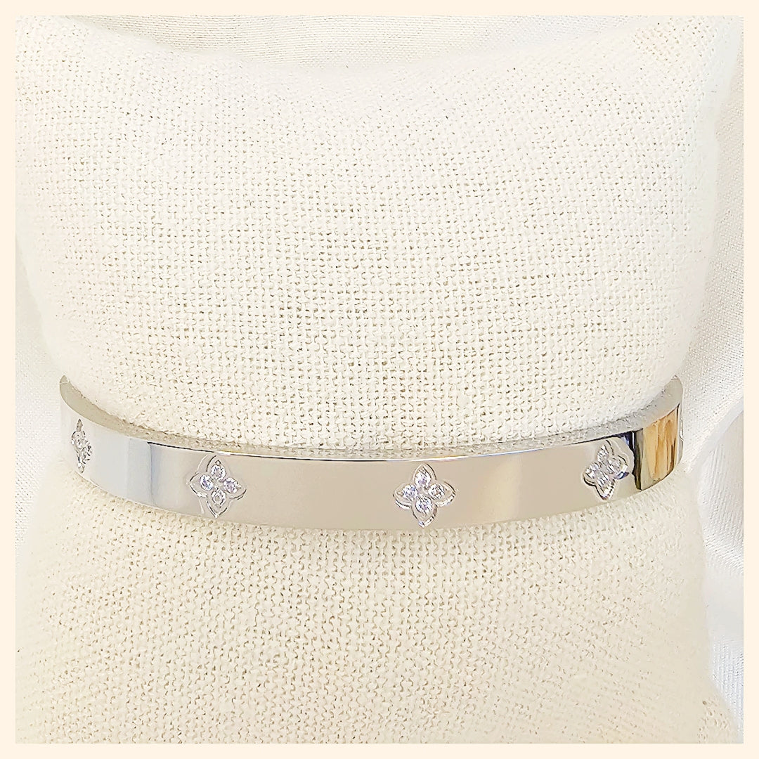 Judy Clover Zircon Bangle