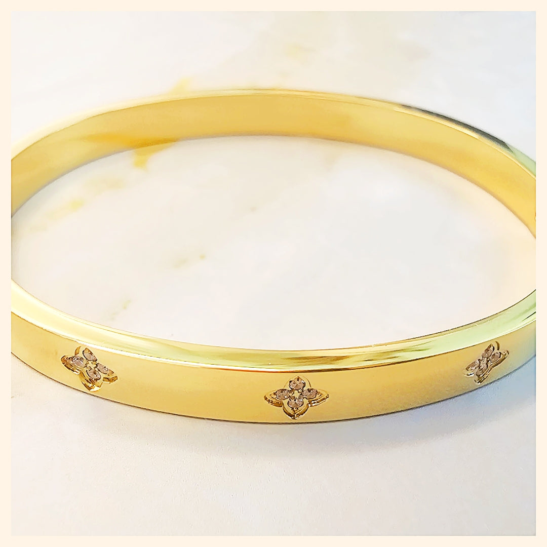 Judy Clover Zircon Bangle