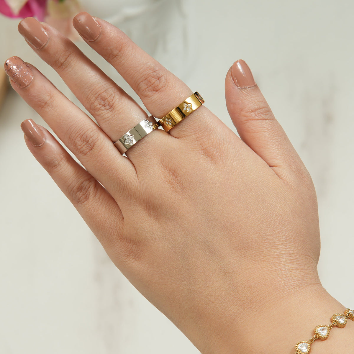 Kyla Embossed Clover Ring