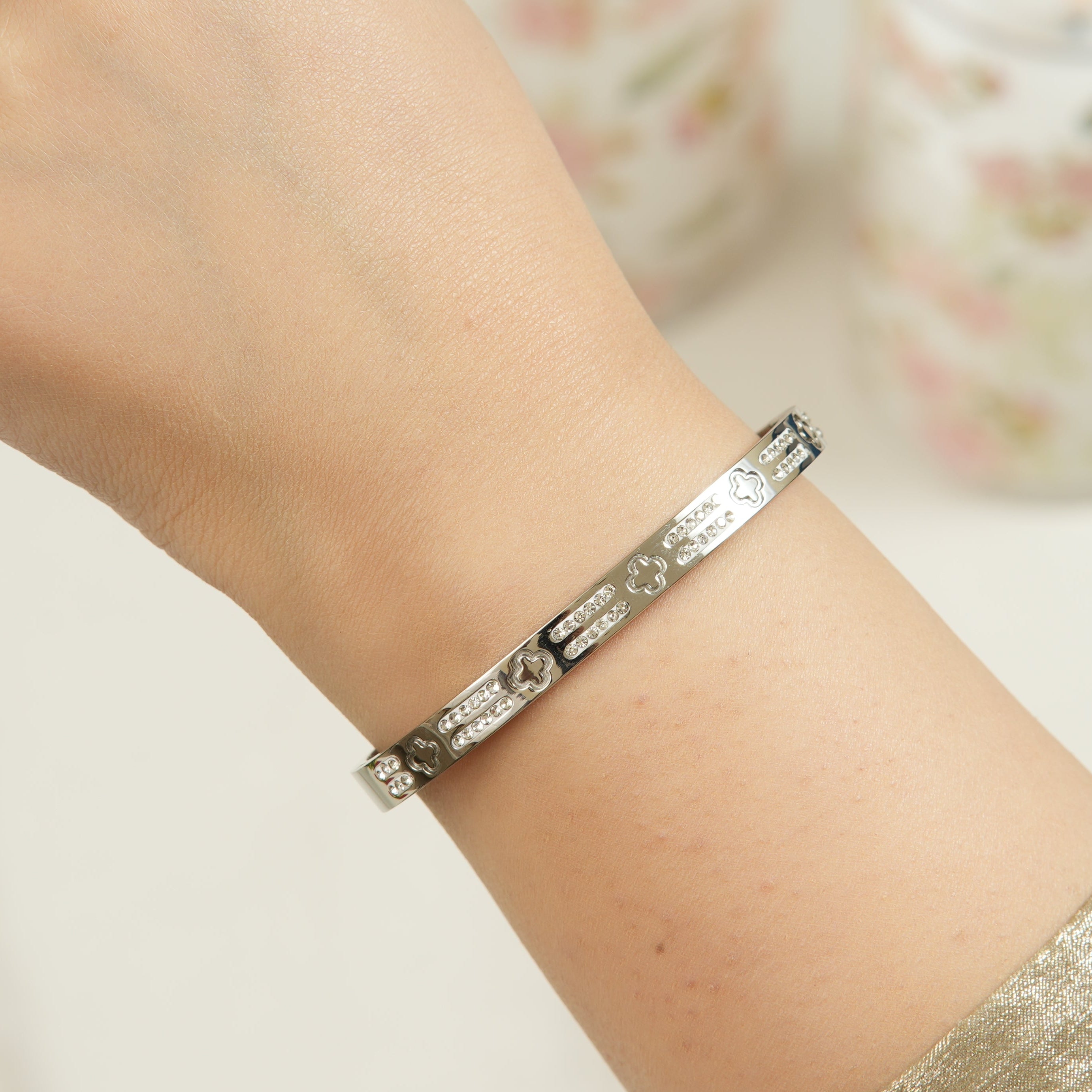 Kari Embossed Clover Bangles