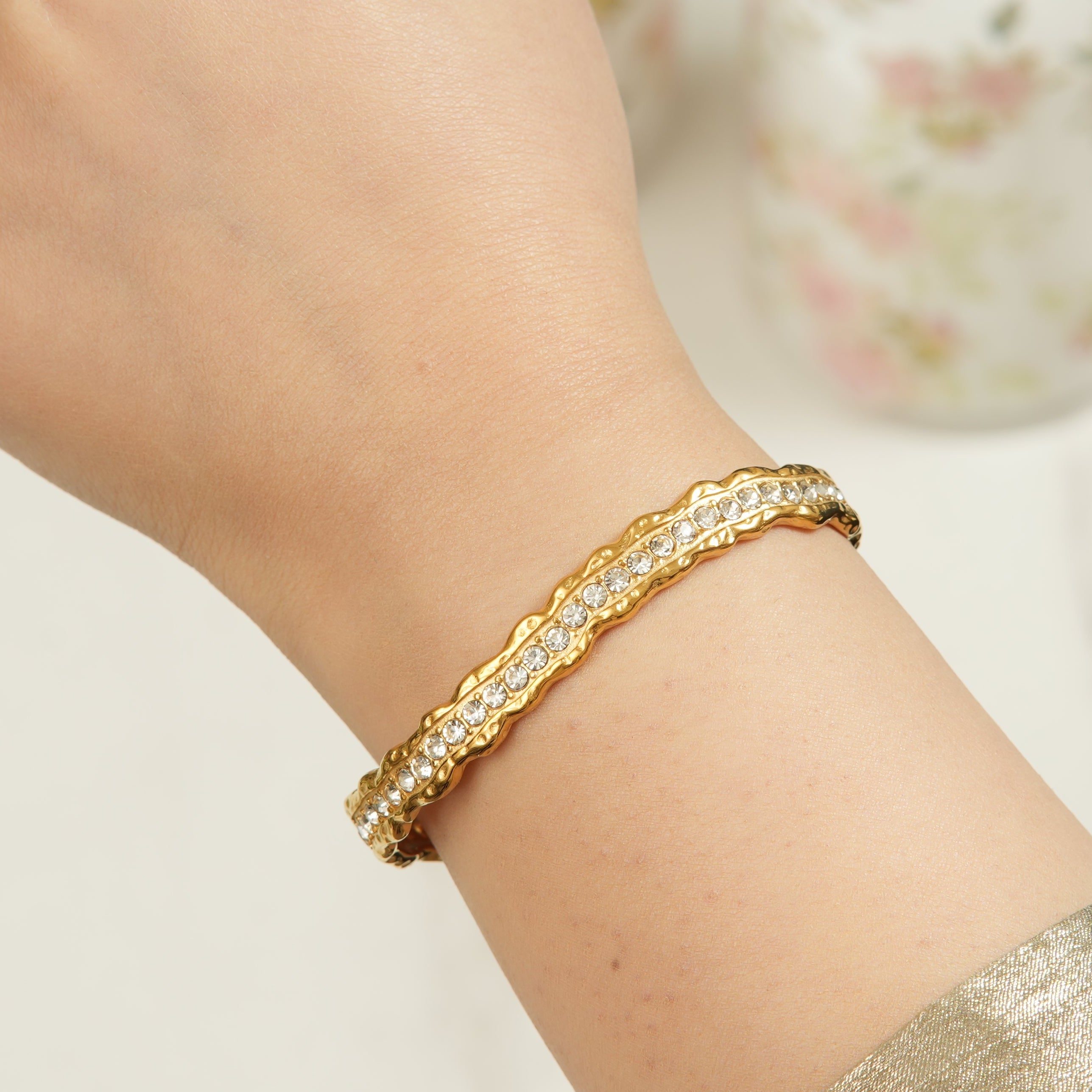 Kali Wavy Bangle