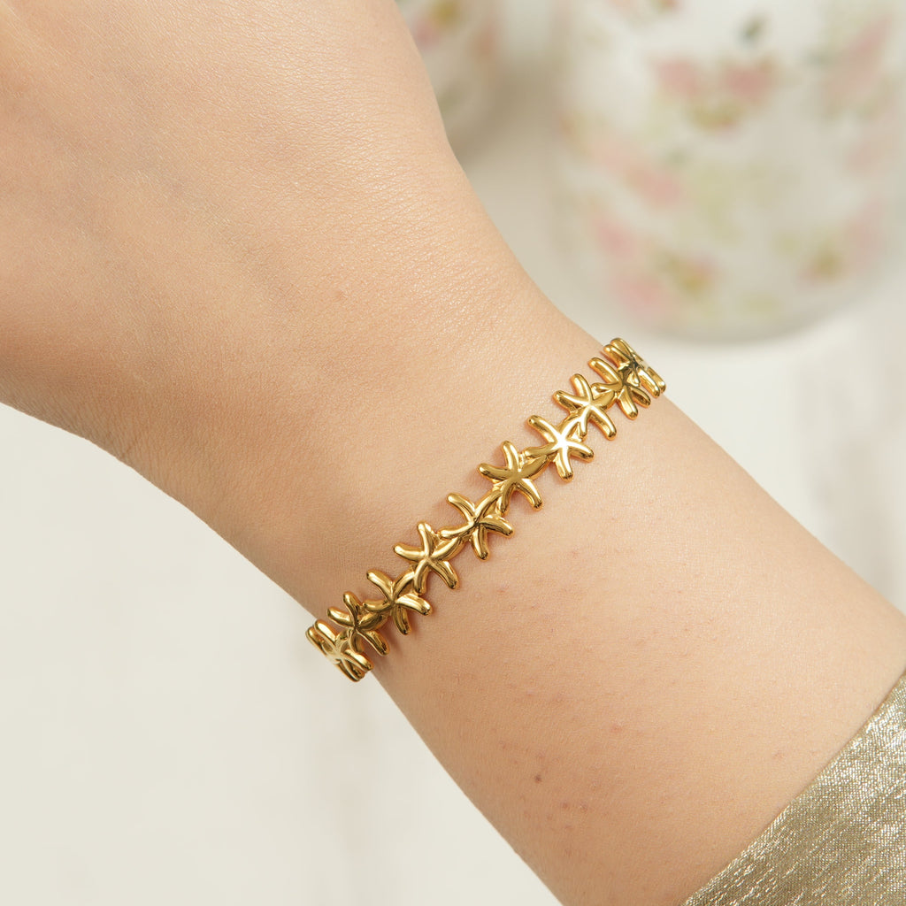 Gigi StarFish Open Bangle
