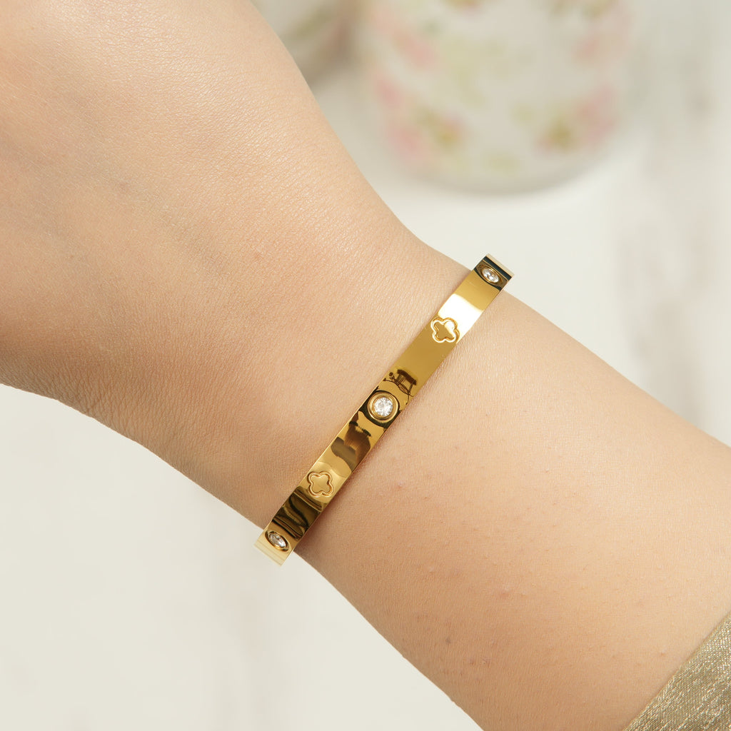 Kade Clover Bangle