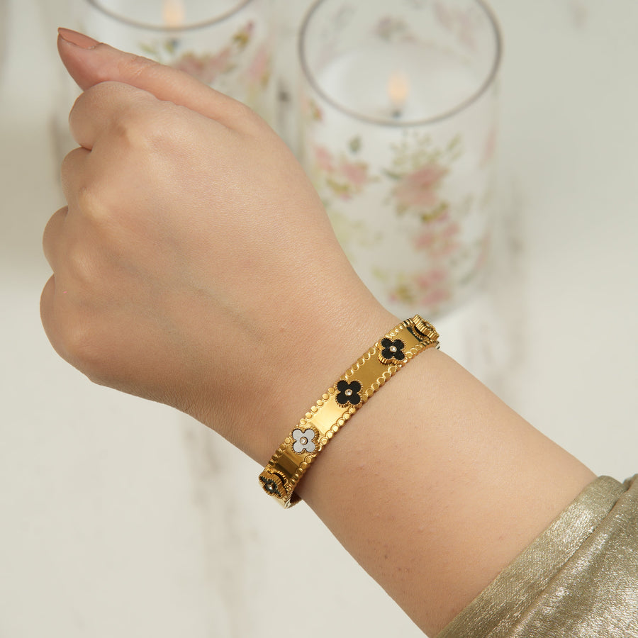 Dina 4 Clover Zircon Bangle