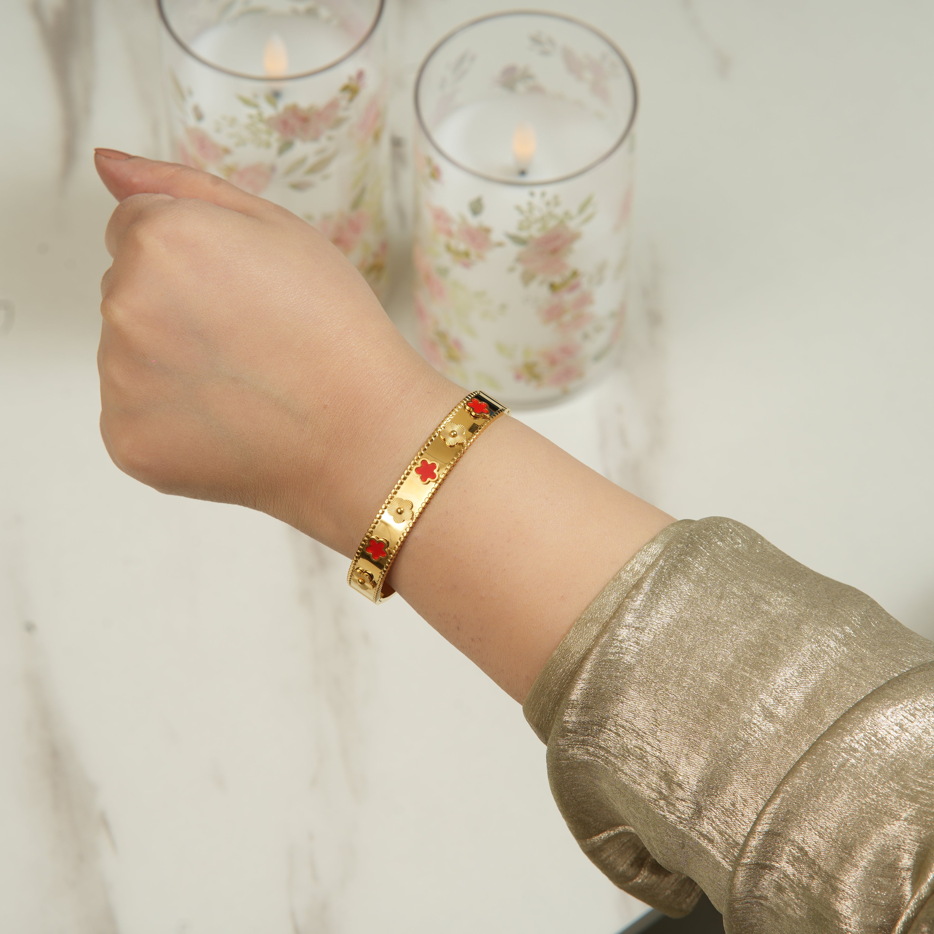 Deah Clover Star Bangle