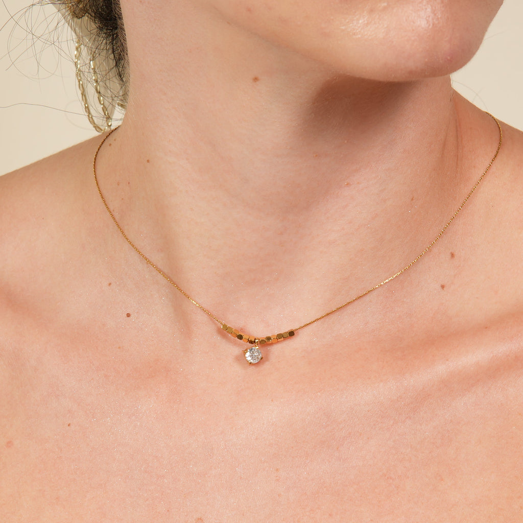 Guri Zircon Shine Necklace