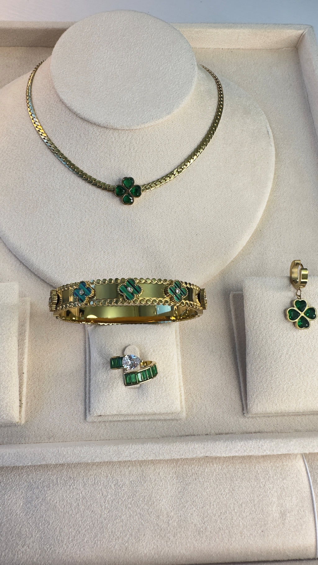 Combo 1 – Emerald Clover Elegance