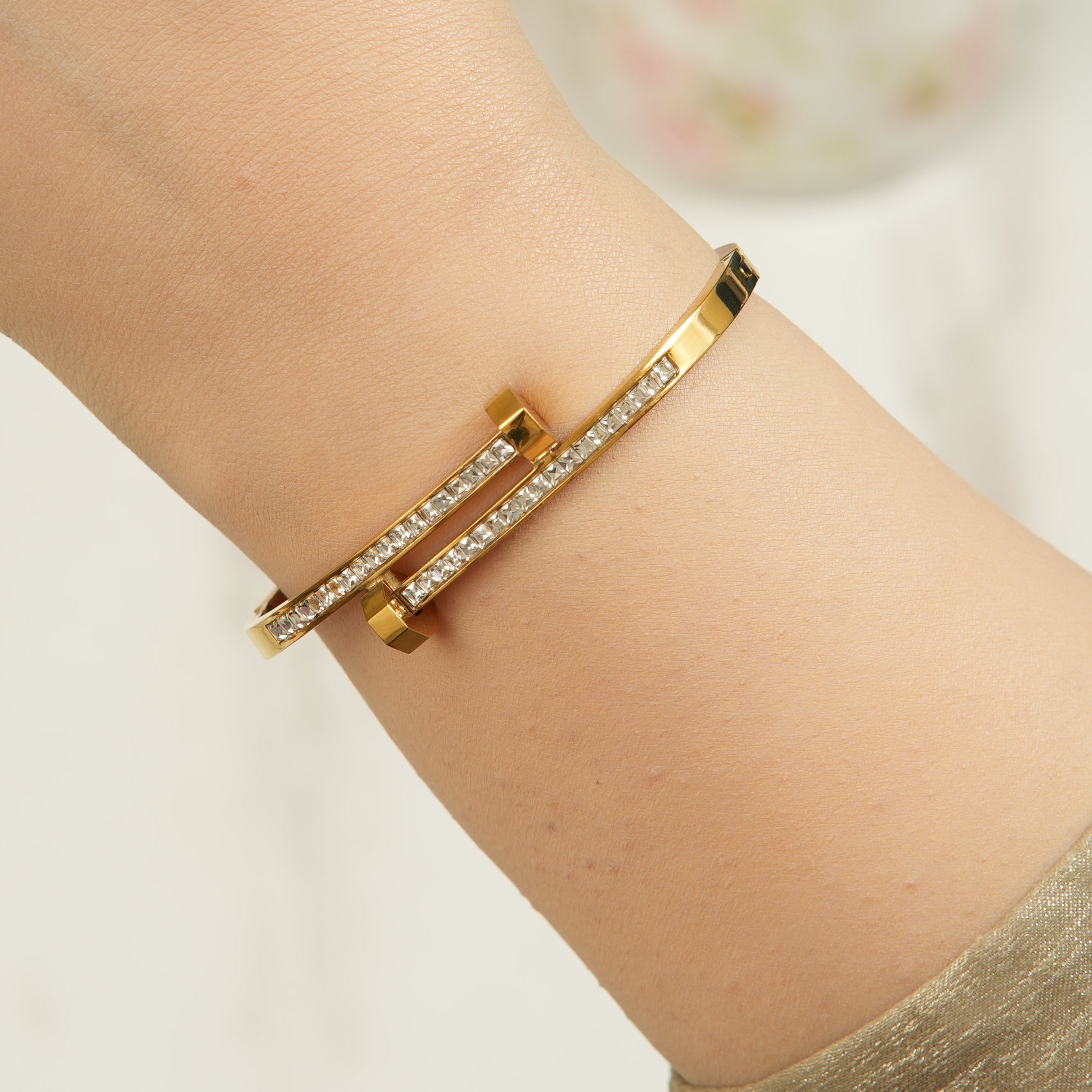 Adah enamel alloy bangle in a multicolor finish, featuring vintage-inspired CZ detailing that adds a refined, polished look for stylish women in the UAE.