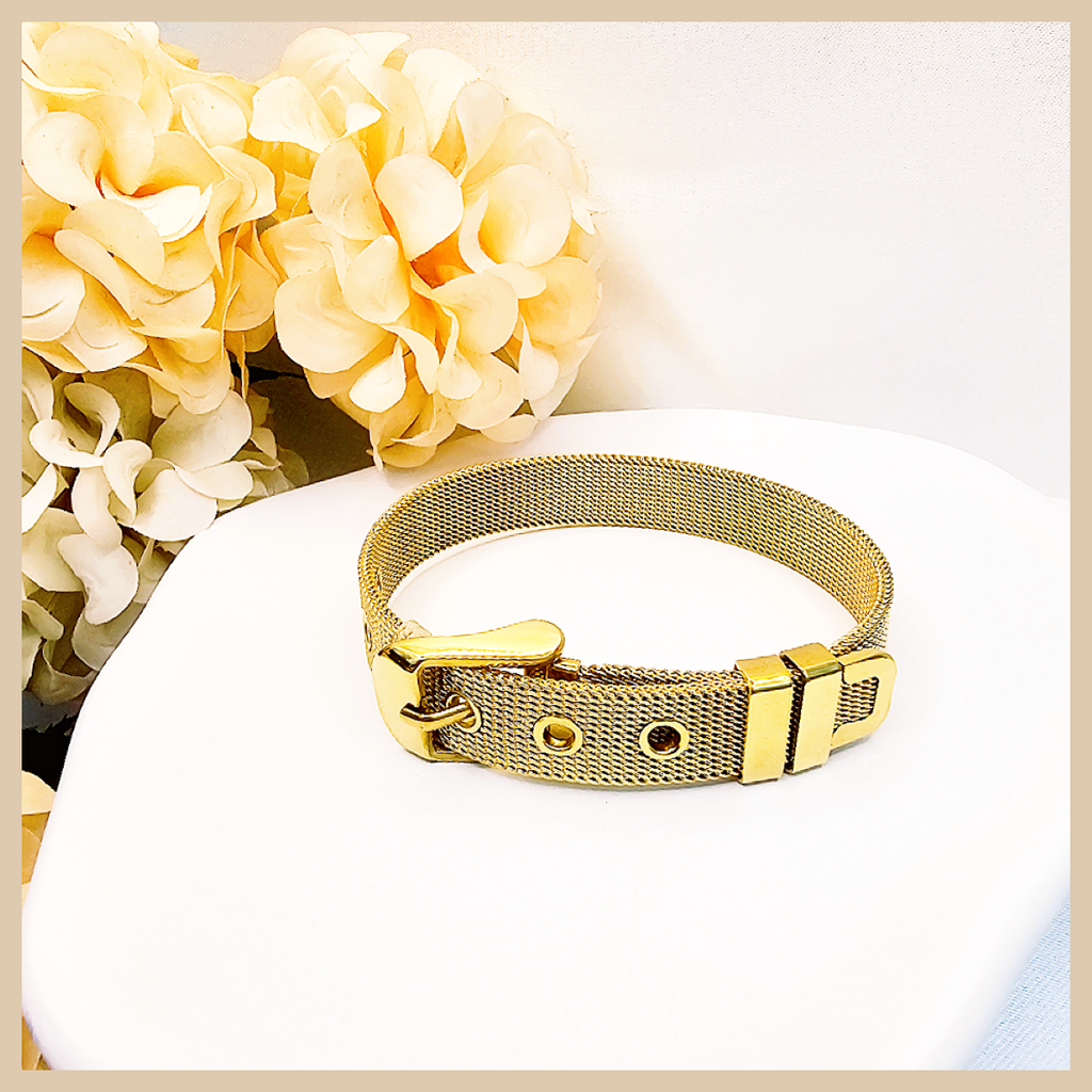 Alba 20mm Milanese mesh watch band in gold-plated stainless steel with quick release, a sleek upgrade that adds premium elegance to everyday wear in the UAE.