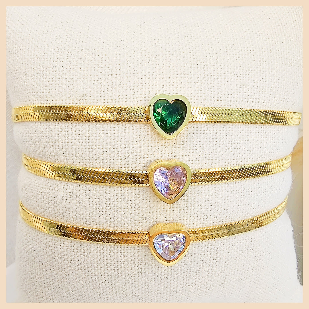 Bridal or nikah-ready white gold heart bracelet, designed to echo love and devotion with subtle shimmer, suited to weddings and special ceremonies with a modern, graceful look.