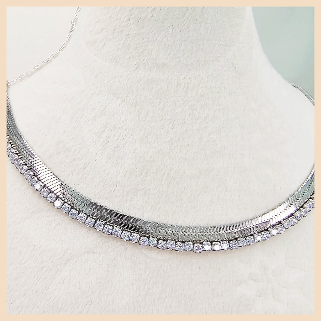 Dainty Ivyz snake charm necklace in a gold-plated finish, perfect for women seeking daily luxury with a sleek, feminine, and fashion-forward touch.