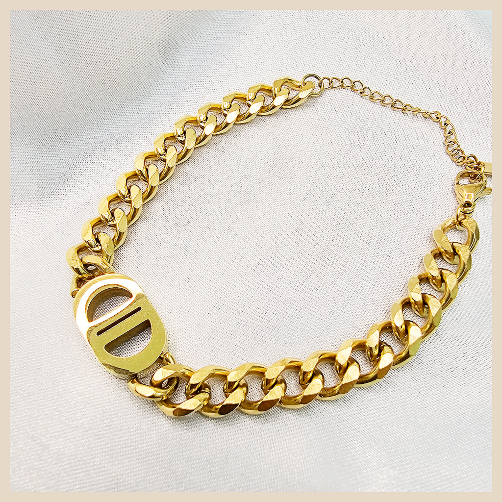 Elegant Aida D Style rope chain bracelet in stainless steel, a gift-worthy piece for her that feels timeless, stylish, and beautifully finished.