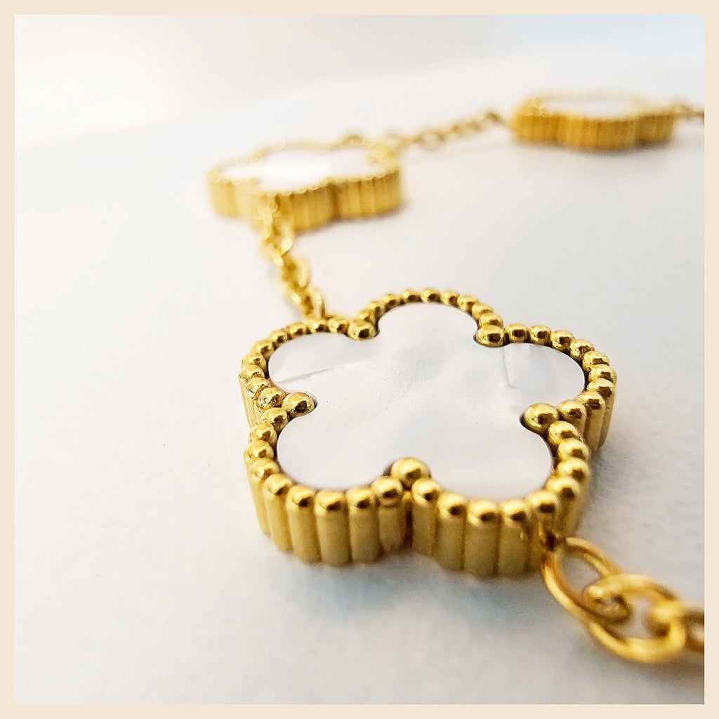 Elegant Kiri openable clover crystal bracelet for her, an ideal gift for Eid, anniversaries, or meaningful celebrations that deserve a luxurious finishing touch.