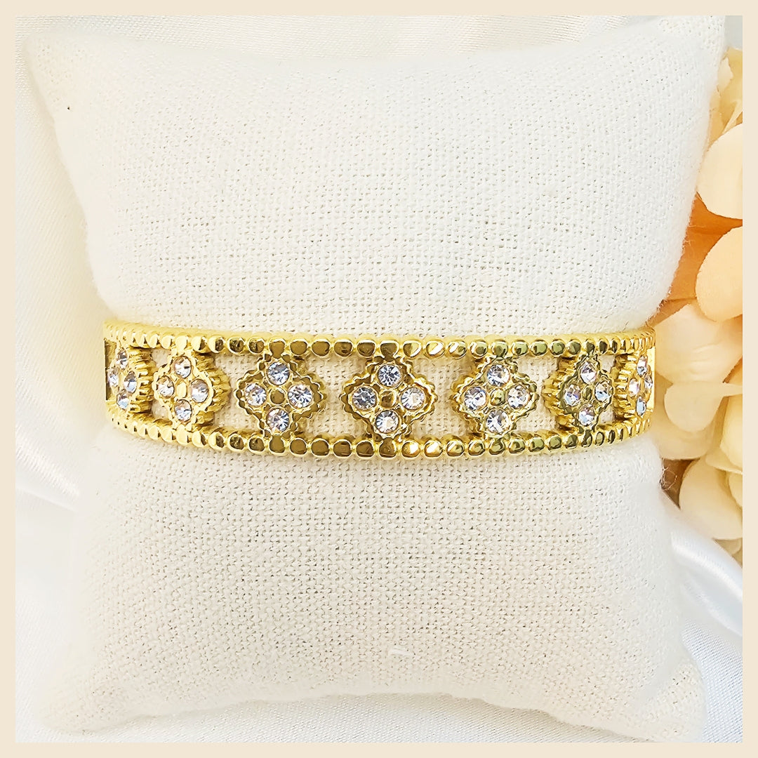 Elegant Leja gold-plated zircon bangle bracelet for her, a romantic gifting choice for Eid, anniversaries, or a meaningful celebration in the UAE.