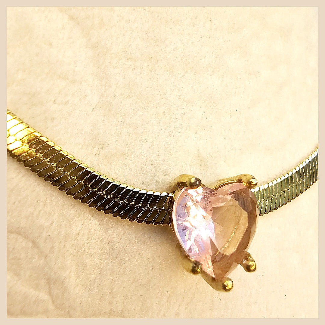 Gizi sparkling smile pendant necklace on a clavicular chain, a romantic Valentine’s Day gift that feels playful, meaningful, and beautifully presented.