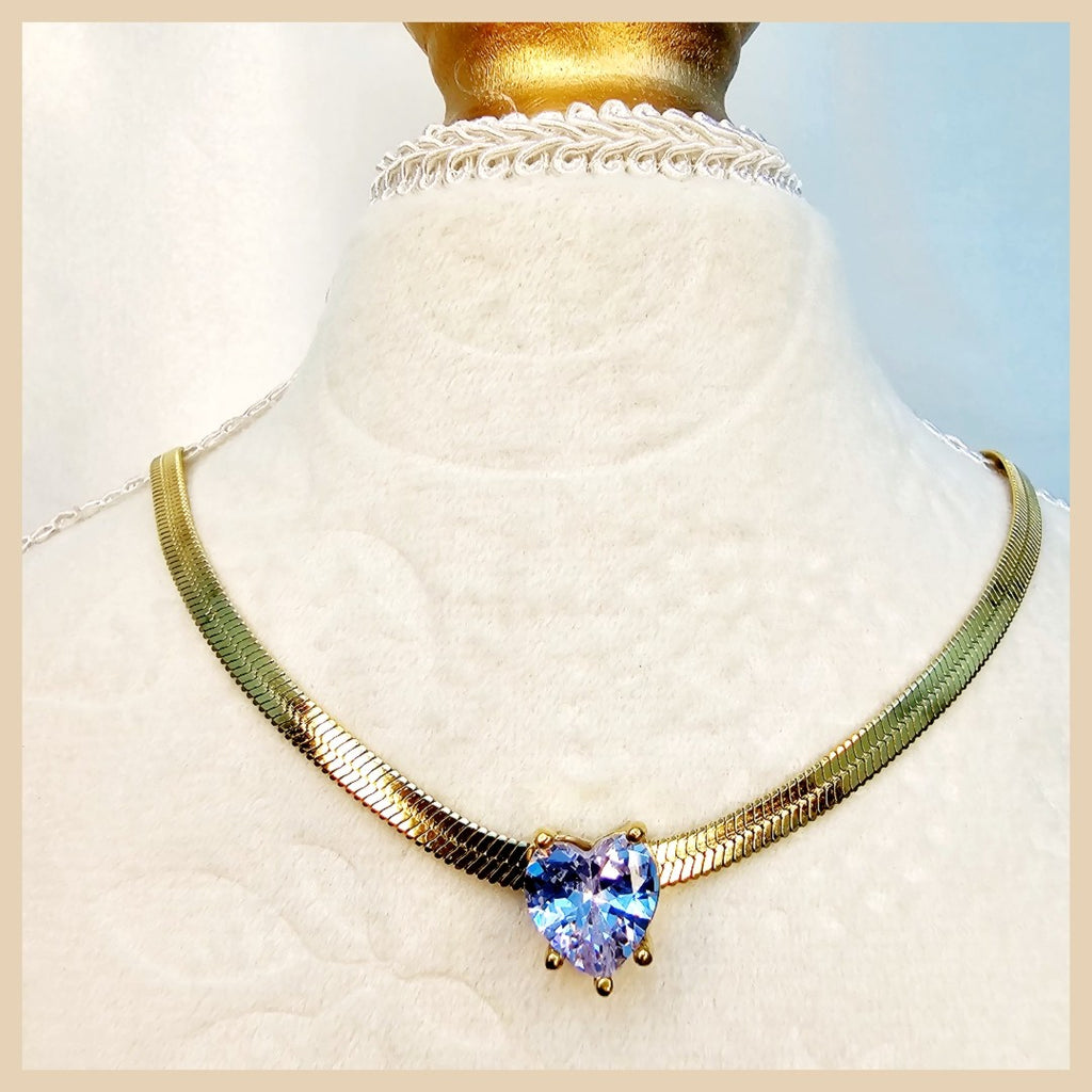 Golden chili smile pendant necklace by Gizi with shimmering inlaid stones, a gift-ready piece for her that feels fun, stylish, and premium.