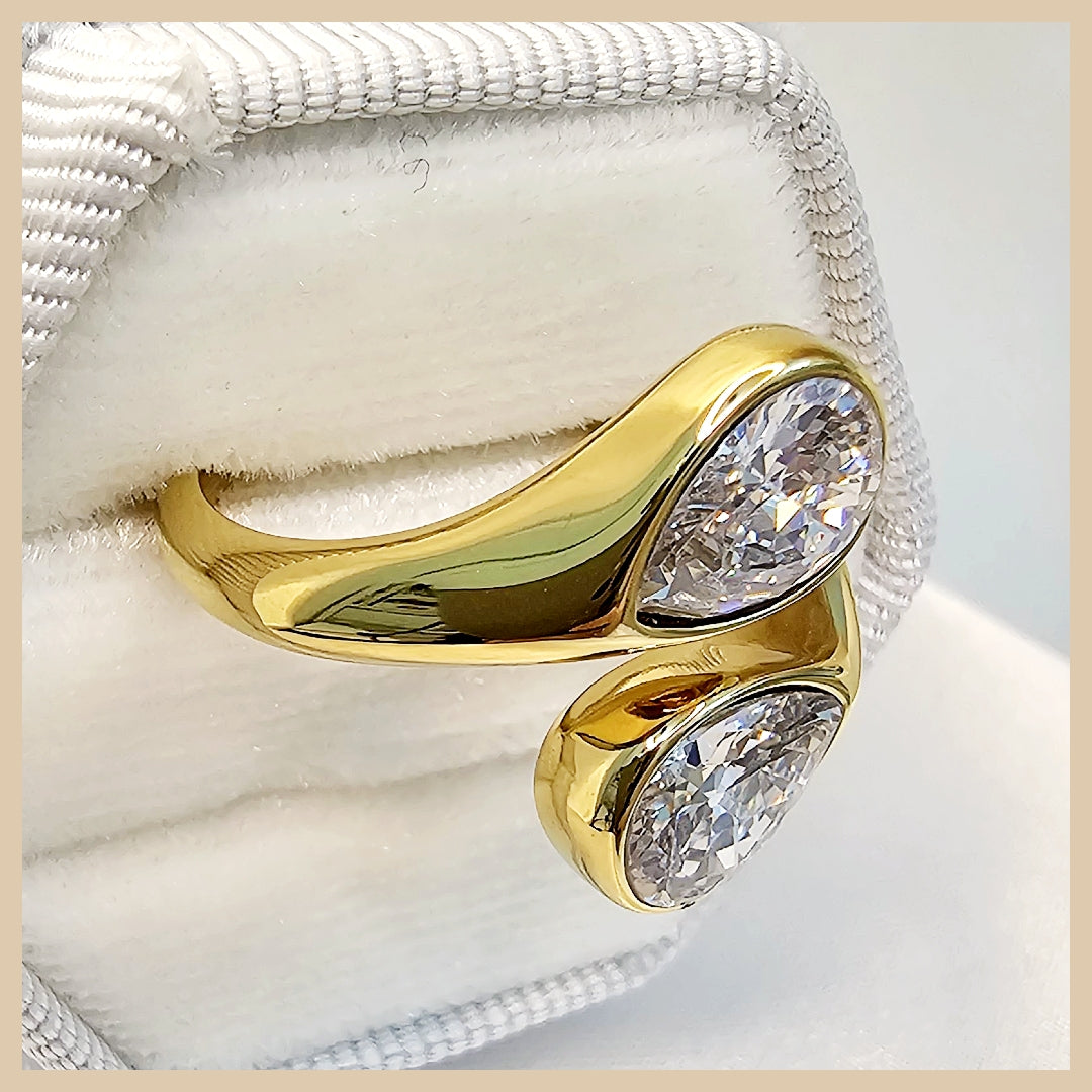 Huna water drop zircon ring for women with sterling silver shine, a chic wedding-ready accessory that blends modern elegance with romantic charm.