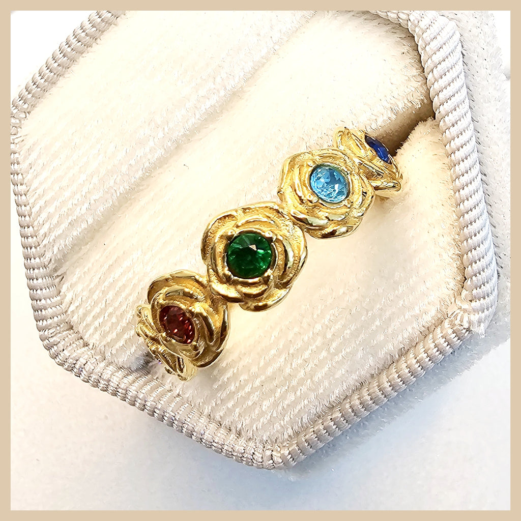 Ilse dainty star and moon ring in rainbow color, a charming rose gold-plated jewellery gift for birthdays and meaningful moments she will remember.