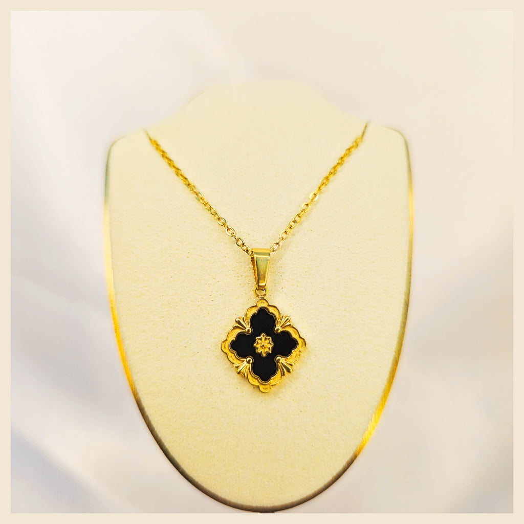 Lura five-leaf black clover pendant necklace set in 18K gold-plated style, a gift-ready choice that feels exclusive, elegant, and beautifully presented for her.