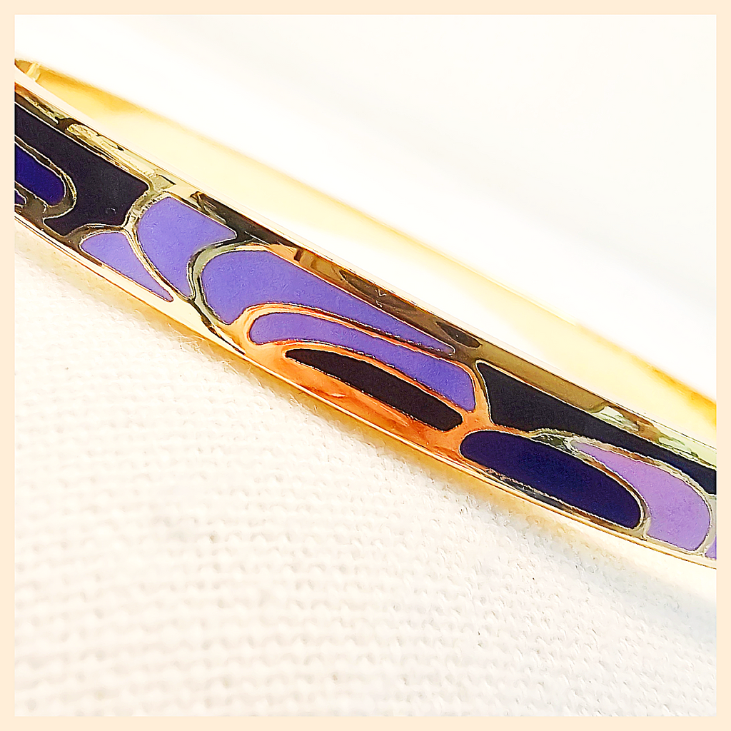 Luxury Blia purple enamel bangle bracelet, a thoughtful gift for her for Eid, anniversaries, or celebrations when you want her to feel truly special.