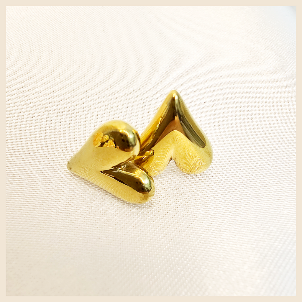 Luxury heart drop earrings crafted for romantic gifting, ideal for expressing love with an elegant and trustworthy design.