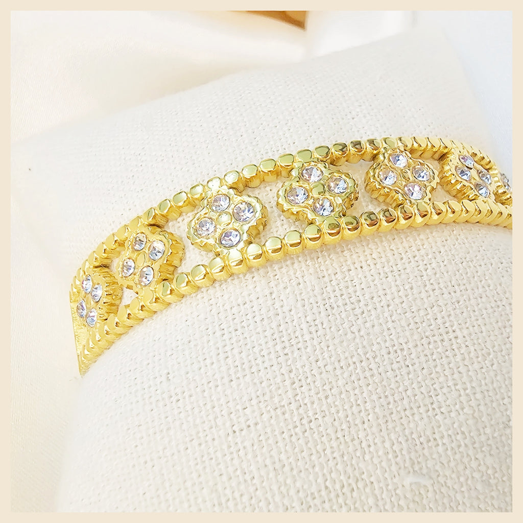 Openable Leja zircon crystal bangle bracelet, designed to look polished and gift-worthy while adding confident glamour to day and evening outfits.
